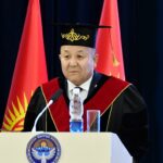 В Национальном университете состоялась гостевая лекция Председателя Счётной палаты КР Алмазбека Акматова