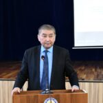 Ректор 1-курстун активист студенттери менен жолугушту