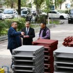 7-окуу имаратына жылуулук радиаторлору алып келинип, орнотула баштады