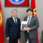 Догдурбек Чонтоев Казакстан элчилигинин биринчи катчысы Казыбек Жусипахметов мырзаны кабыл алды