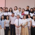 “Кесиптик англис тилин үйрөтүү” курсун аяктаган КУУнун окутуучуларына сертификаттар тапшырылды