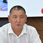 Догдурбек Чонтоев Корея менен Түркияга окууга кетип жаткан Улуттук университеттин студенттерине ак жол каалады