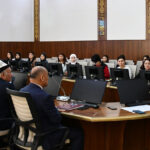 Догдурбек Чонтоев Улуттук университеттин Талас жана Нарын кампустарынан келген студенттер менен жолугушту