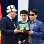 Жогорку Кеңештин депутаты Дастан Бекешев Чет тилдер институтунун студенттерине конок лекция окуду