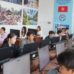LUPIC долбоорунун алкагында Бишкектеги мектептердин окуучуларына Python программалоо тилин окутуу башталды