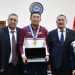 Ректор КУУнун окутуучусу Бакыт Кадыровду комбат-джиу-джитсу боюнча Азия чемпиону болушу менен куттуктады